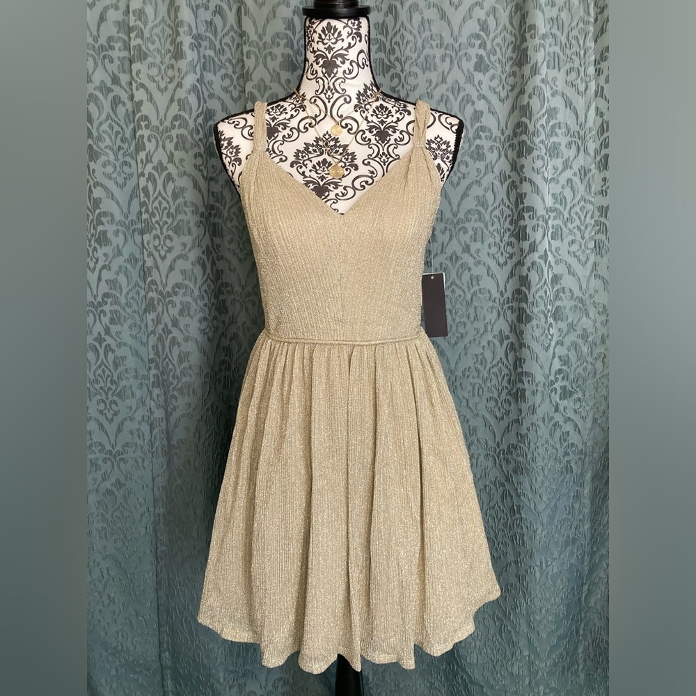 City Studio | NWT Women’s Metallic Gold Pleated Fit & Flare Dress - Picture 3 of 9